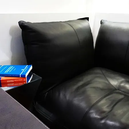 Charming One Bedroom In Moscova Area * Mailand