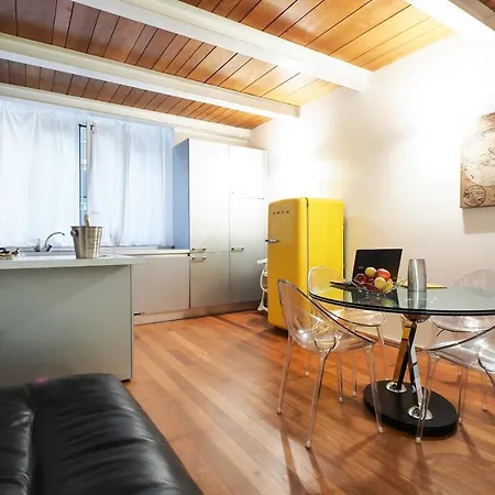 Apartment Charming One Bedroom In Moscova Area