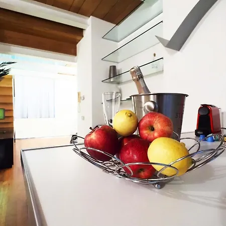 Charming One Bedroom In Moscova Area Apartment