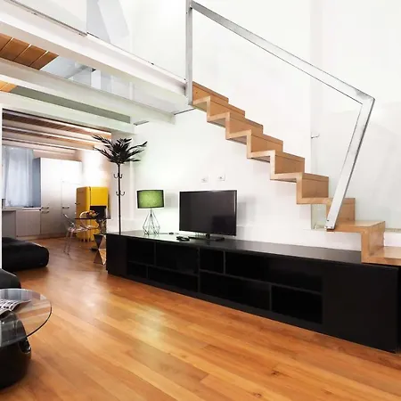 Charming One Bedroom In Moscova Area Apartment Mailand