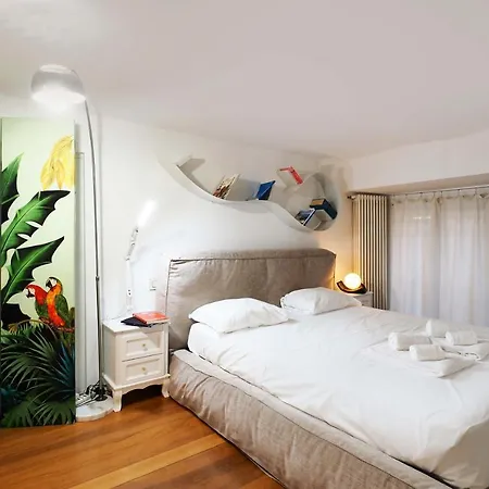 Charming One Bedroom In Moscova Area Apartment