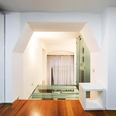 Charming One Bedroom In Moscova Area Apartment *